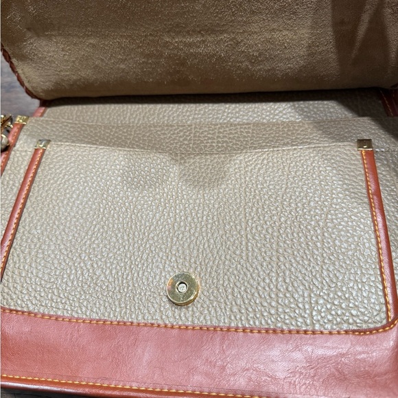 Alba Tan and Brown Crossbody Bag with Classic Design - Picture 6 of 12